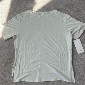 NWT! Lululemon Women’s
Relaxed-Fit Boatneck T-Shirt